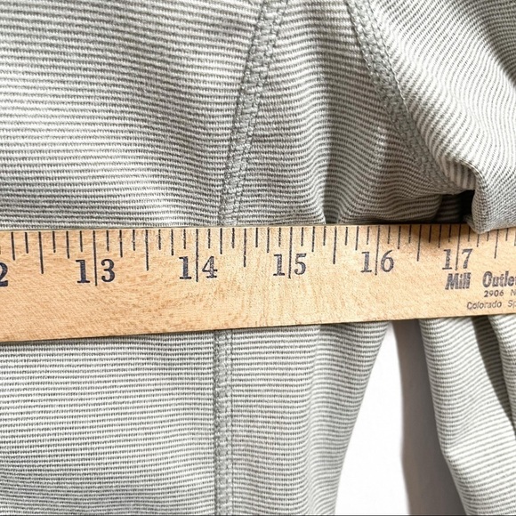Layer 8 Jacket Lightweight Full Zip Running Athletic Quick Dry Gray Size Small - Picture 4 of 7